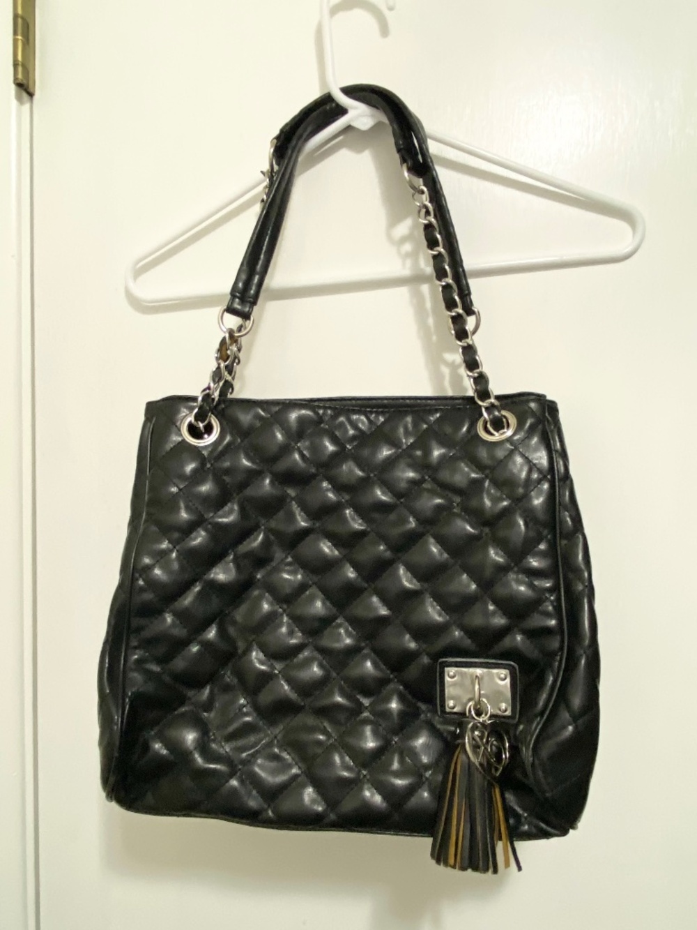 XoXo Quilted Black Chain Shoulder Bag